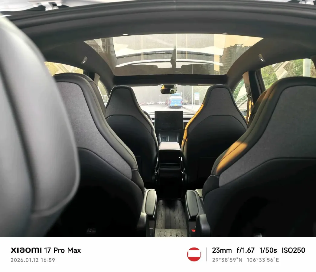 2025 Tesla Model Y L BEV,autocango,china used car exporter,china ev exporter,chinese used car exporter,chinese used ev exporter