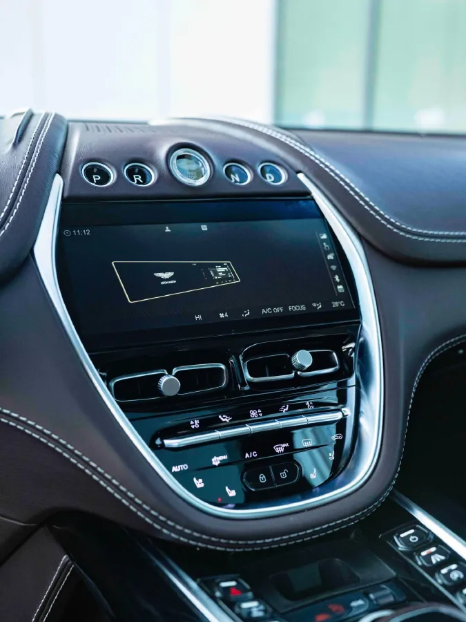 2021 Aston Martin DBX 4.0T 550HP V8 9AT,autocango,china used car exporter,china ev exporter,chinese used car exporter,chinese used ev exporter