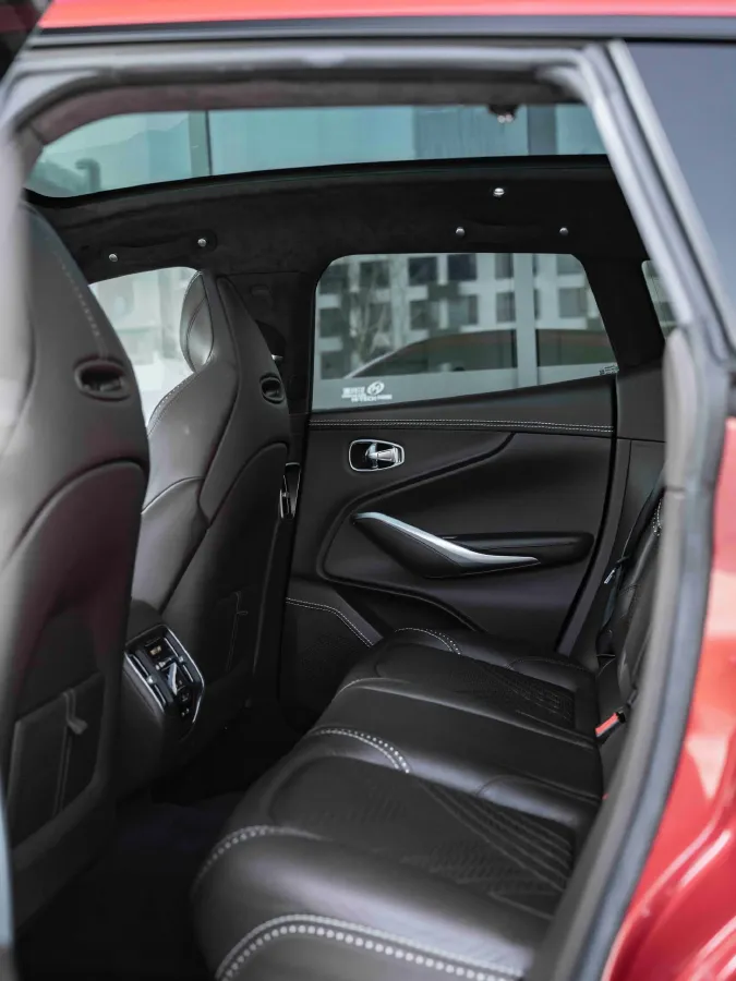 2021 Aston Martin DBX 4.0T 550HP V8 9AT,autocango,china used car exporter,china ev exporter,chinese used car exporter,chinese used ev exporter