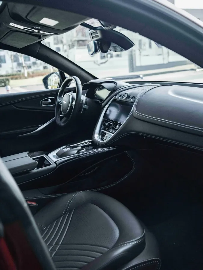 2021 Aston Martin DBX 4.0T 550HP V8 9AT,autocango,china used car exporter,china ev exporter,chinese used car exporter,chinese used ev exporter