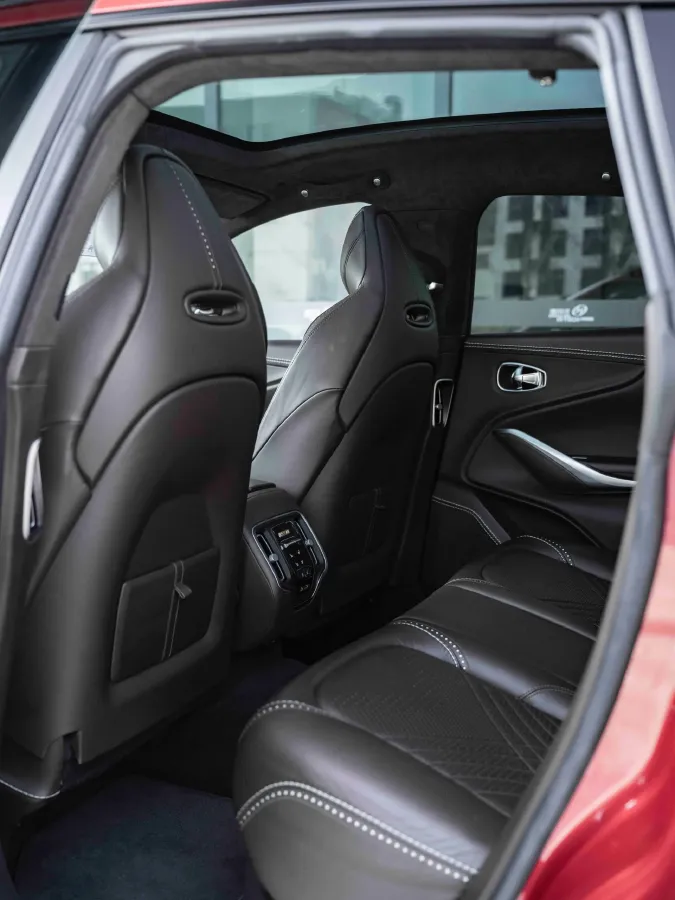 2021 Aston Martin DBX 4.0T 550HP V8 9AT,autocango,china used car exporter,china ev exporter,chinese used car exporter,chinese used ev exporter