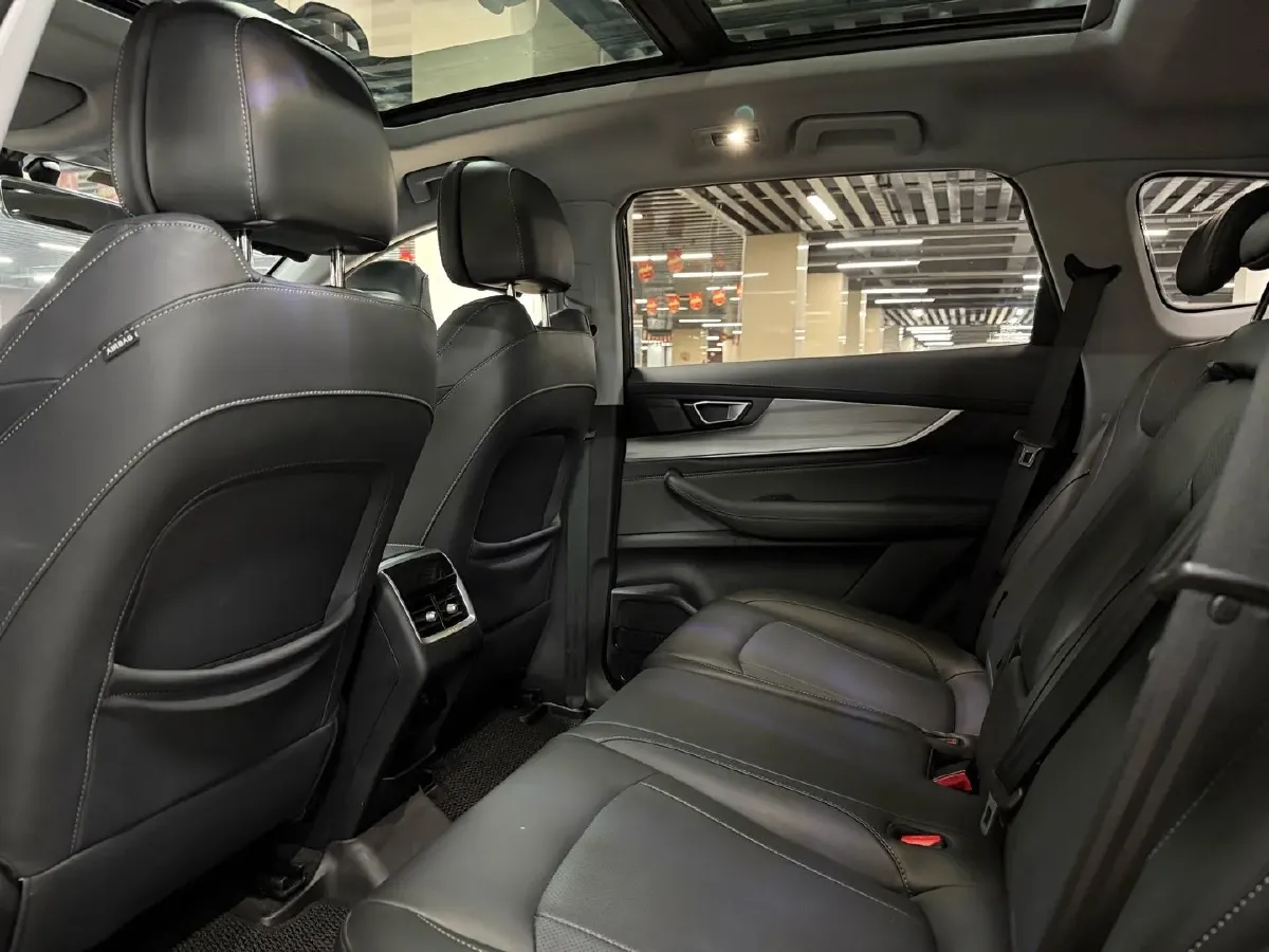 2022 Chery Tiggo 8 Plus 1.6T 197HP L4 7DCT,autocango,china used car exporter,china ev exporter,chinese used car exporter,chinese used ev exporter