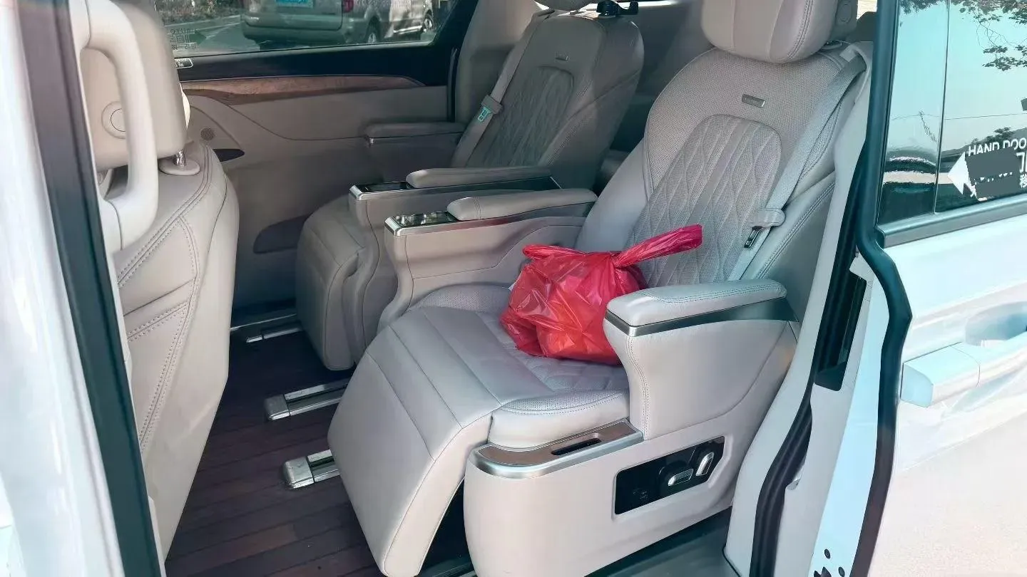 2018 Buick GL8 2.0T 260HP L4 6AT,autocango,china used car exporter,china ev exporter,chinese used car exporter,chinese used ev exporter