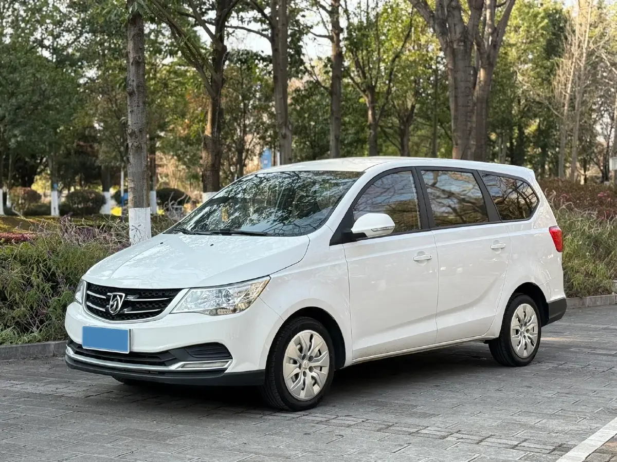 2019 BaoJun 730 1.5L 105HP L4 6MT