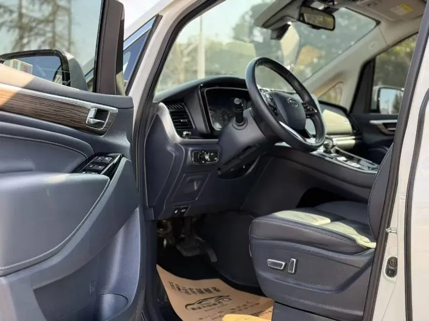 2021 GAC Trumpchi M8 2.0T 252HP L4 8AT,autocango,china used car exporter,china ev exporter,chinese used car exporter,chinese used ev exporter