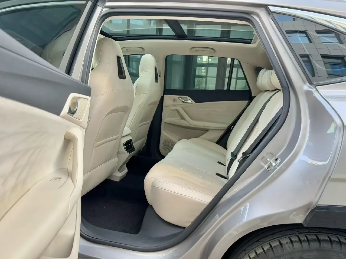 2024 Roewe D5X DMH 1.5T 150HP L4 2DHT PHEV 21.4KWH,autocango,china used car exporter,china ev exporter,chinese used car exporter,chinese used ev exporter