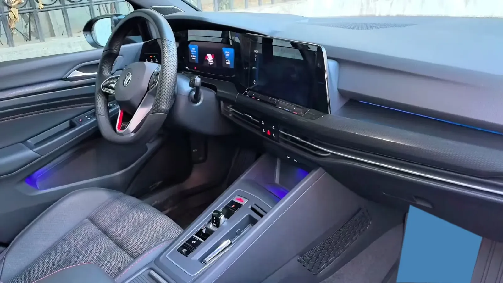 2023 Volkswagen GolfGTI 2.0T 220HP L4 7DCT,autocango,china used car exporter,china ev exporter,chinese used car exporter,chinese used ev exporter