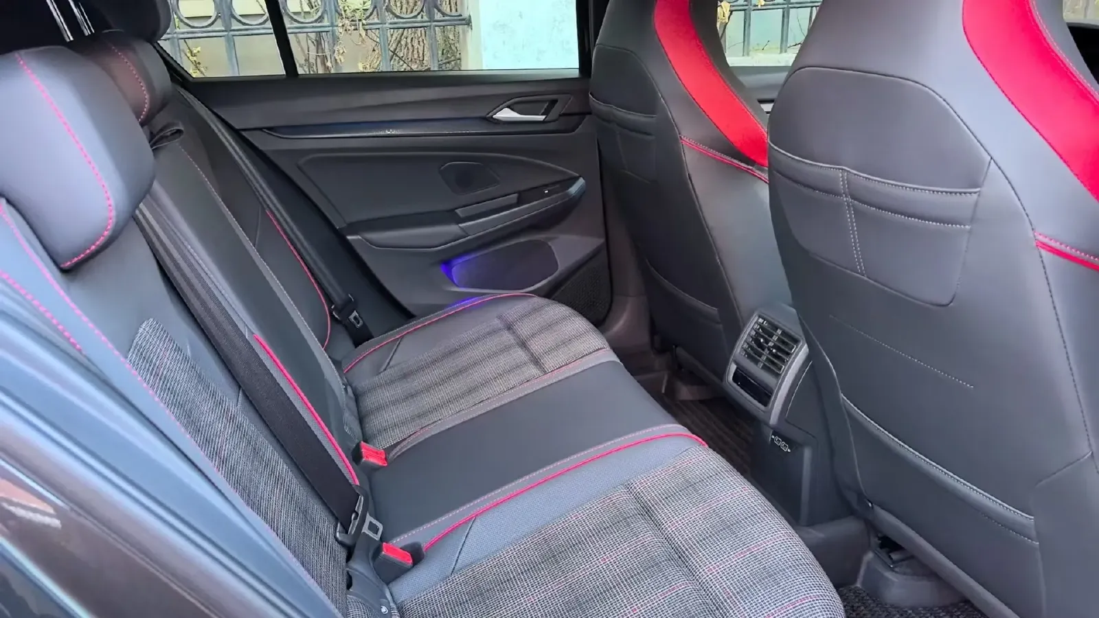 2023 Volkswagen GolfGTI 2.0T 220HP L4 7DCT,autocango,china used car exporter,china ev exporter,chinese used car exporter,chinese used ev exporter