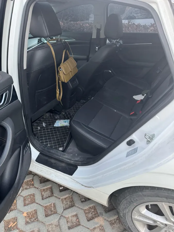 2018 ChangAn Raeton CC 1.5T 156HP L4 6AT,autocango,china used car exporter,china ev exporter,chinese used car exporter,chinese used ev exporter