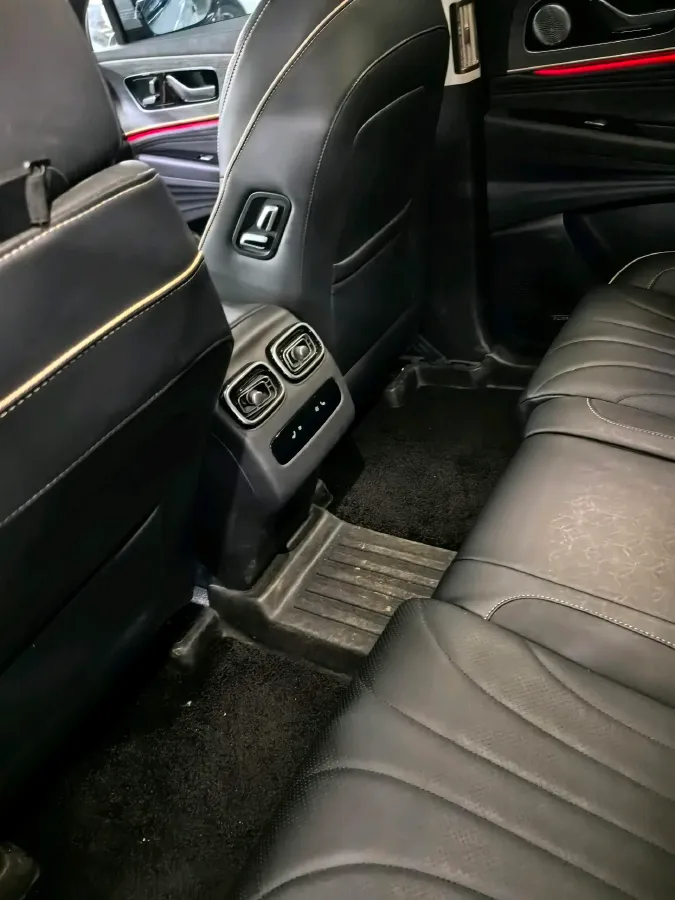 2023 Chery Tiggo 9 2.0T 261HP L4 8AT,autocango,china used car exporter,china ev exporter,chinese used car exporter,chinese used ev exporter