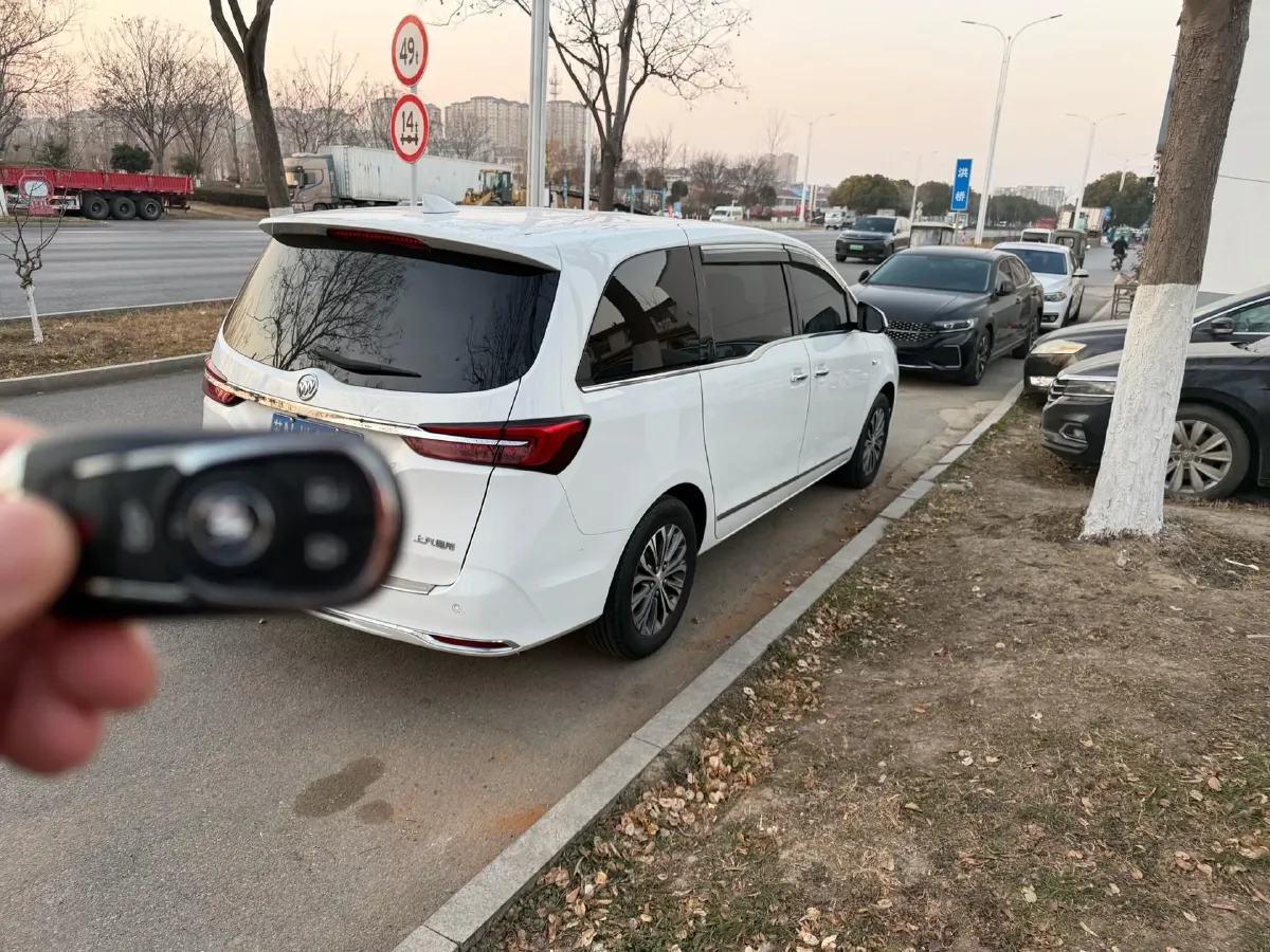 2021 Buick GL8 2.0T 237HP L4 9AT,autocango,china used car exporter,china ev exporter,chinese used car exporter,chinese used ev exporter