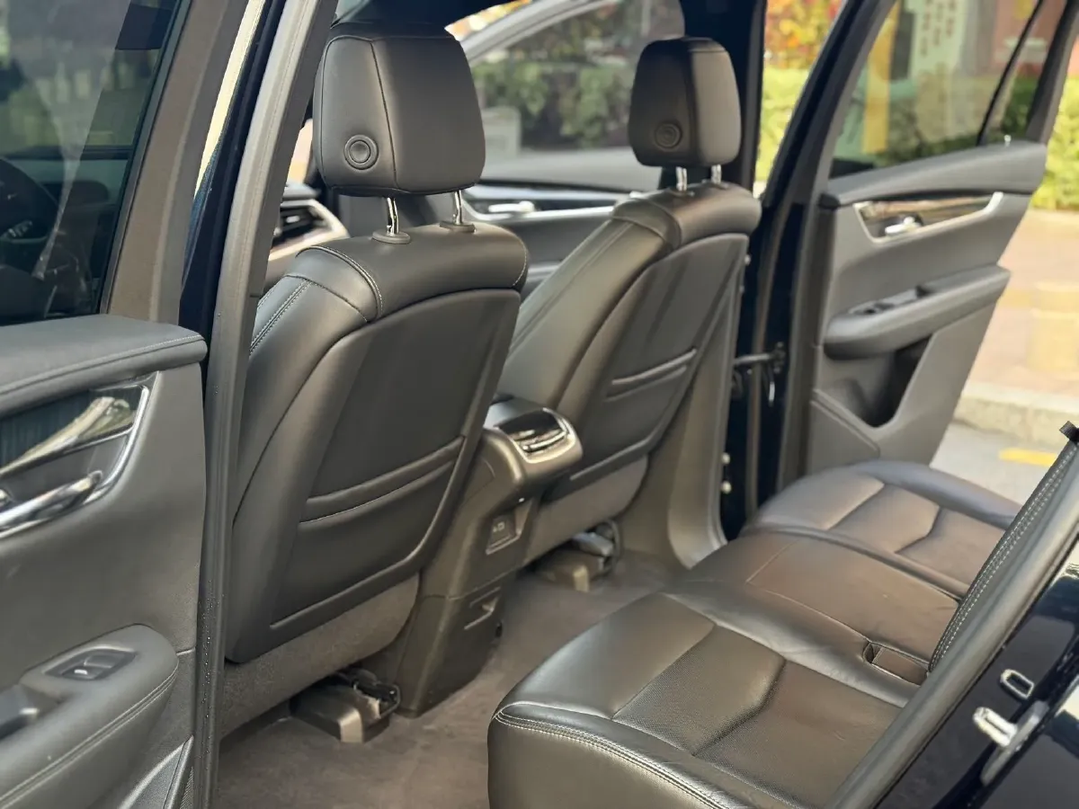 2020 Cadillac XT6 2.0T 237HP L4 9AT,autocango,china used car exporter,china ev exporter,chinese used car exporter,chinese used ev exporter