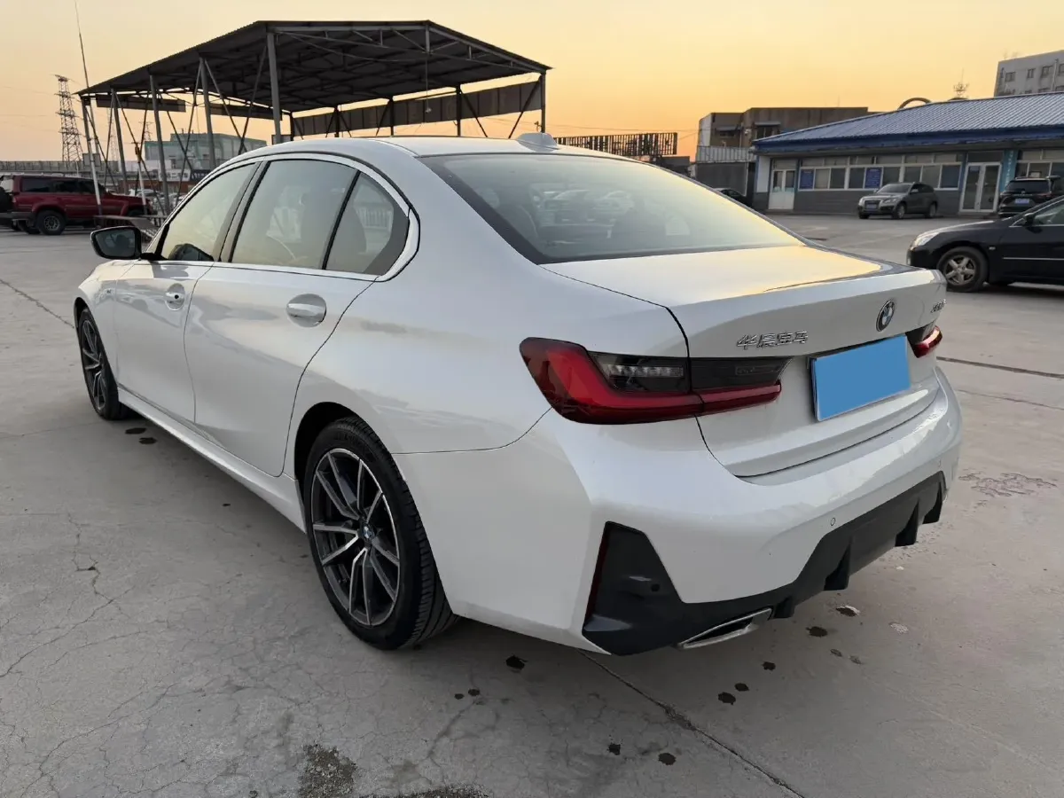 2024 BMW 3 Series 2.0T 156HP L4 8AT,autocango,china used car exporter,china ev exporter,chinese used car exporter,chinese used ev exporter