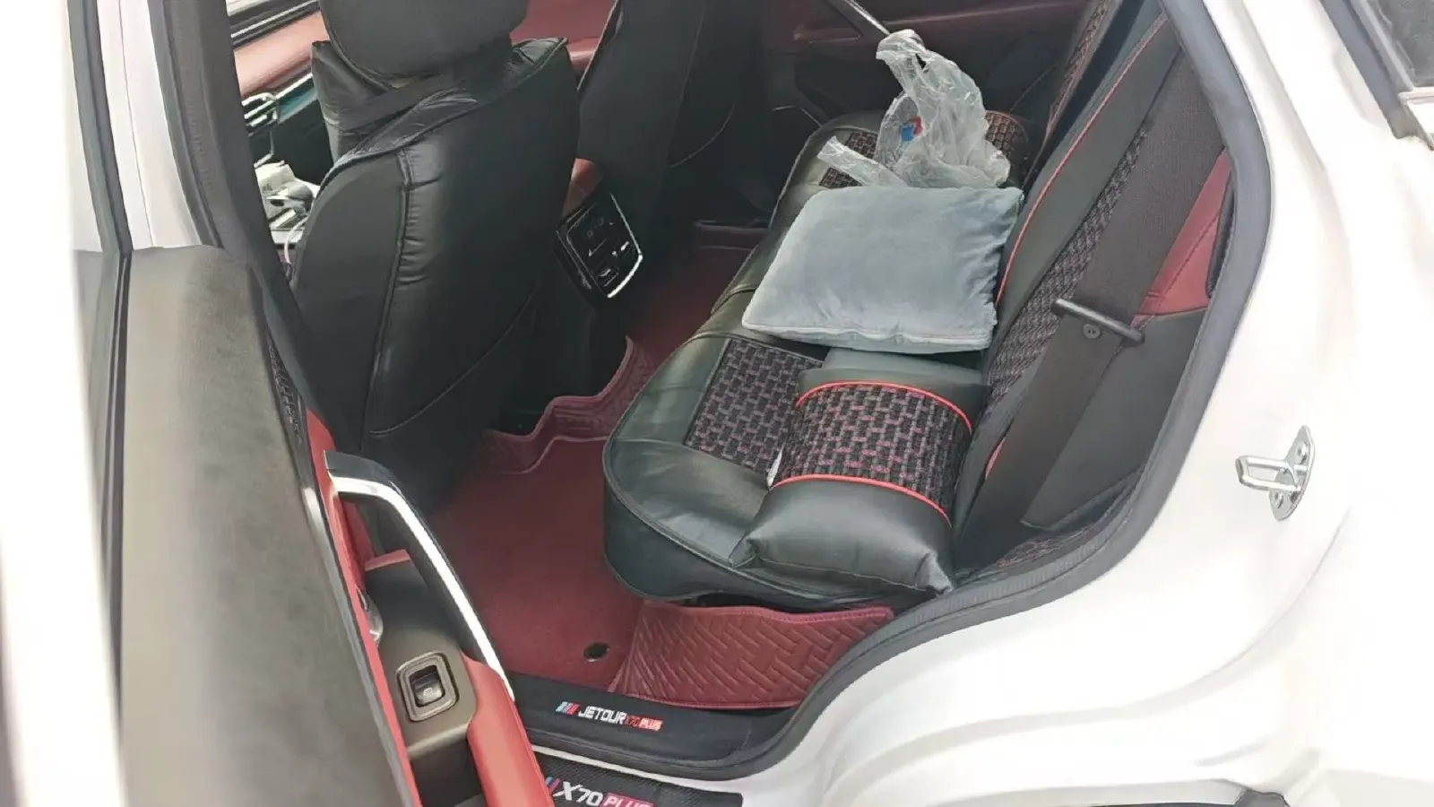 2023 Jetour X70 PRO 1.5T 156HP L4 6DCT,autocango,china used car exporter,china ev exporter,chinese used car exporter,chinese used ev exporter