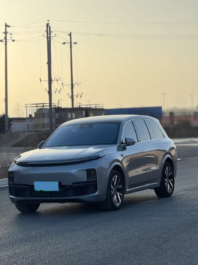 2023 Li L8 Range Extended 154HP REEV 40.9KWH