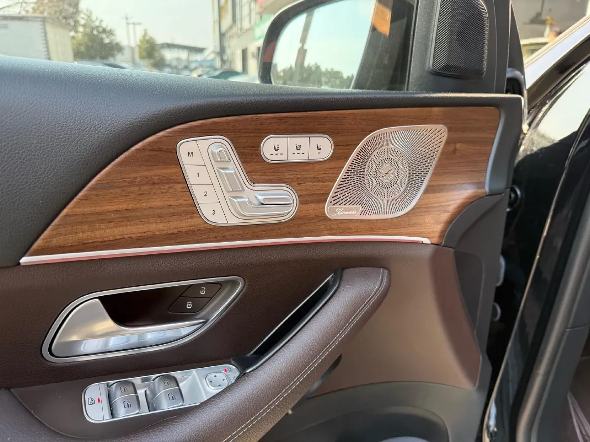 2020 BMW X7 3.0T 340HP L6 8AT,autocango,china used car exporter,china ev exporter,chinese used car exporter,chinese used ev exporter