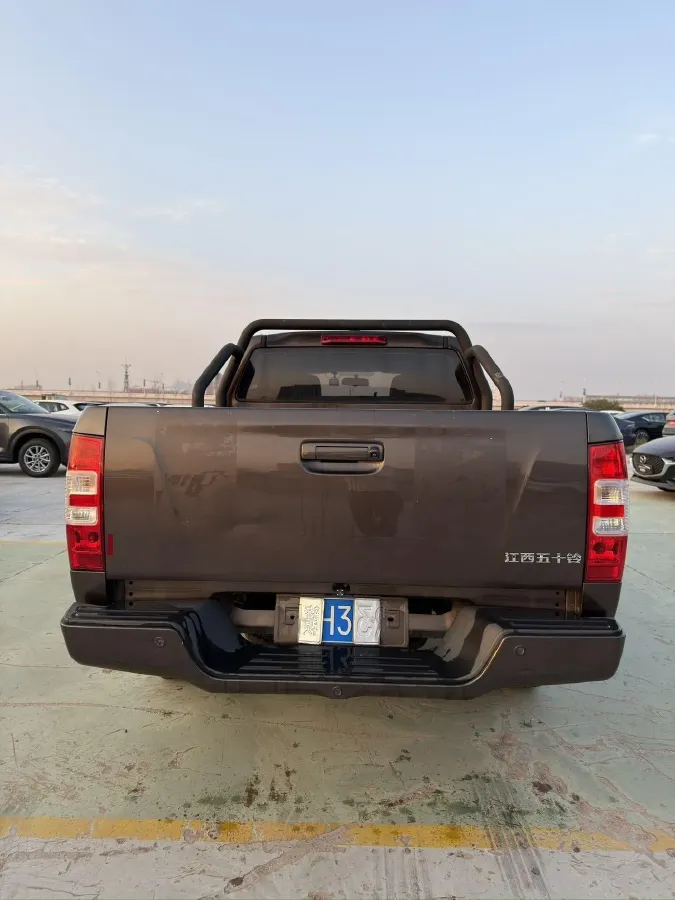 2020 JMC BaoDian 2.5T 140HP L4 5MT,autocango,china used car exporter,china ev exporter,chinese used car exporter,chinese used ev exporter