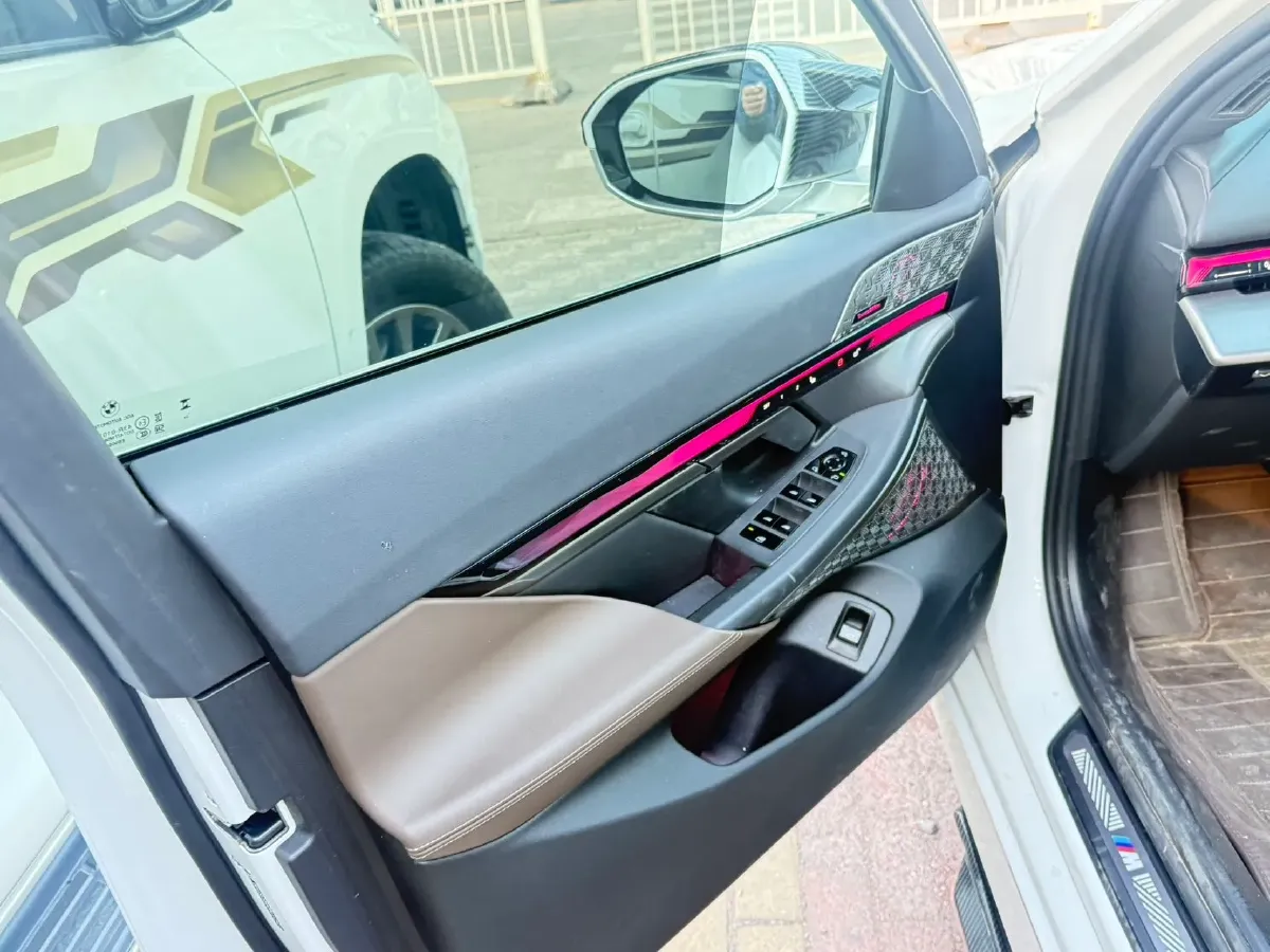 2024 BMW 5 Series 2.0T 258HP L4 8AT,autocango,china used car exporter,china ev exporter,chinese used car exporter,chinese used ev exporter