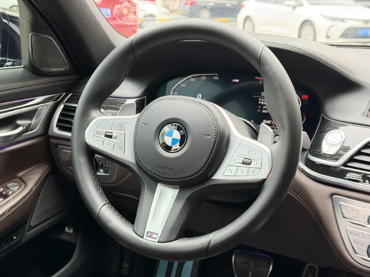 2021 BMW 7 Series 3.0T 340HP L6 8AT,autocango,china used car exporter,china ev exporter,chinese used car exporter,chinese used ev exporter