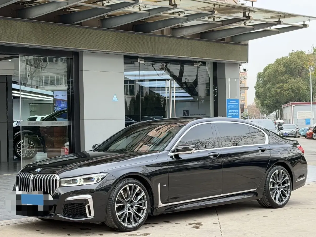 2021 BMW 7 Series 3.0T 340HP L6 8AT