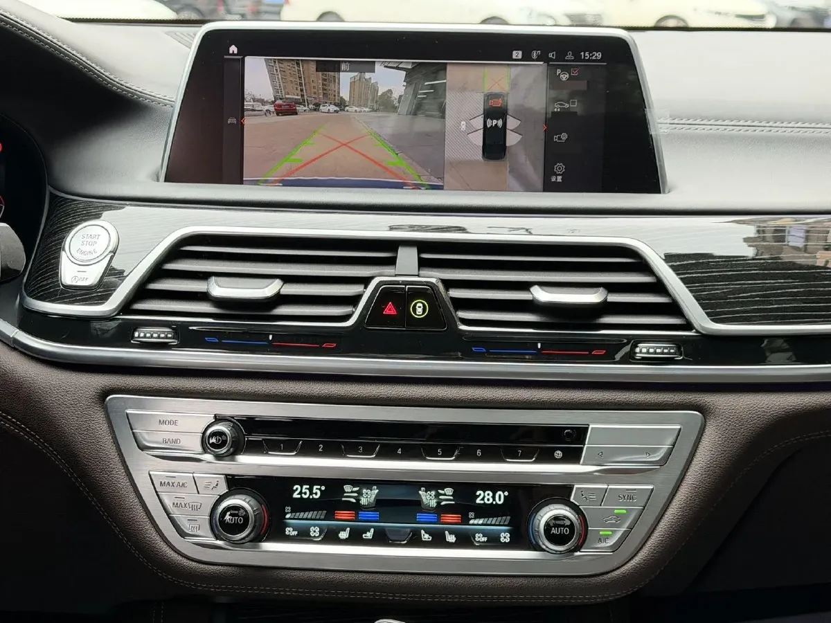 2021 BMW 7 Series 3.0T 340HP L6 8AT,autocango,china used car exporter,china ev exporter,chinese used car exporter,chinese used ev exporter