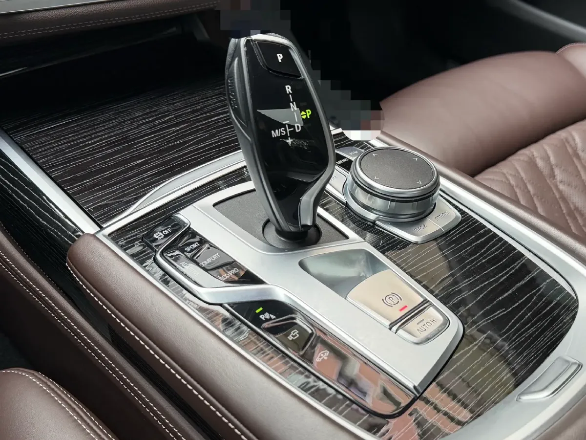 2021 BMW 7 Series 3.0T 340HP L6 8AT,autocango,china used car exporter,china ev exporter,chinese used car exporter,chinese used ev exporter