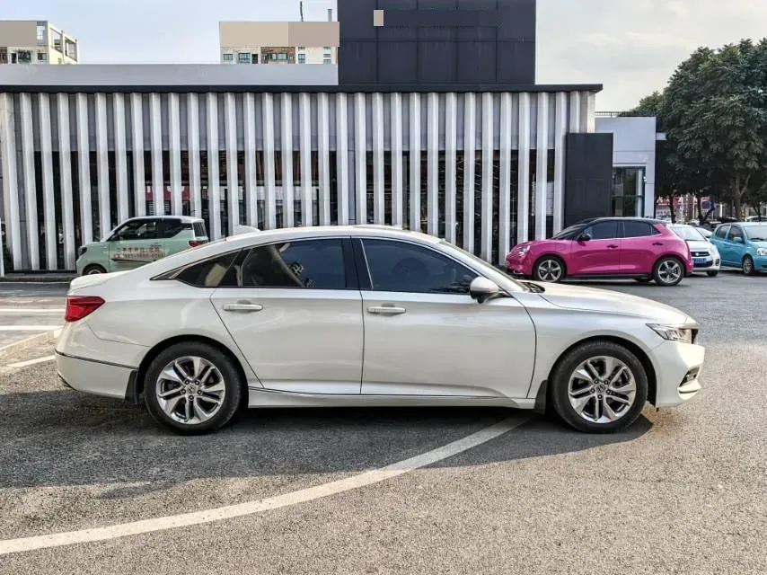 2018 Honda Accord 1.5T 194HP L4 CVT,autocango,china used car exporter,china ev exporter,chinese used car exporter,chinese used ev exporter