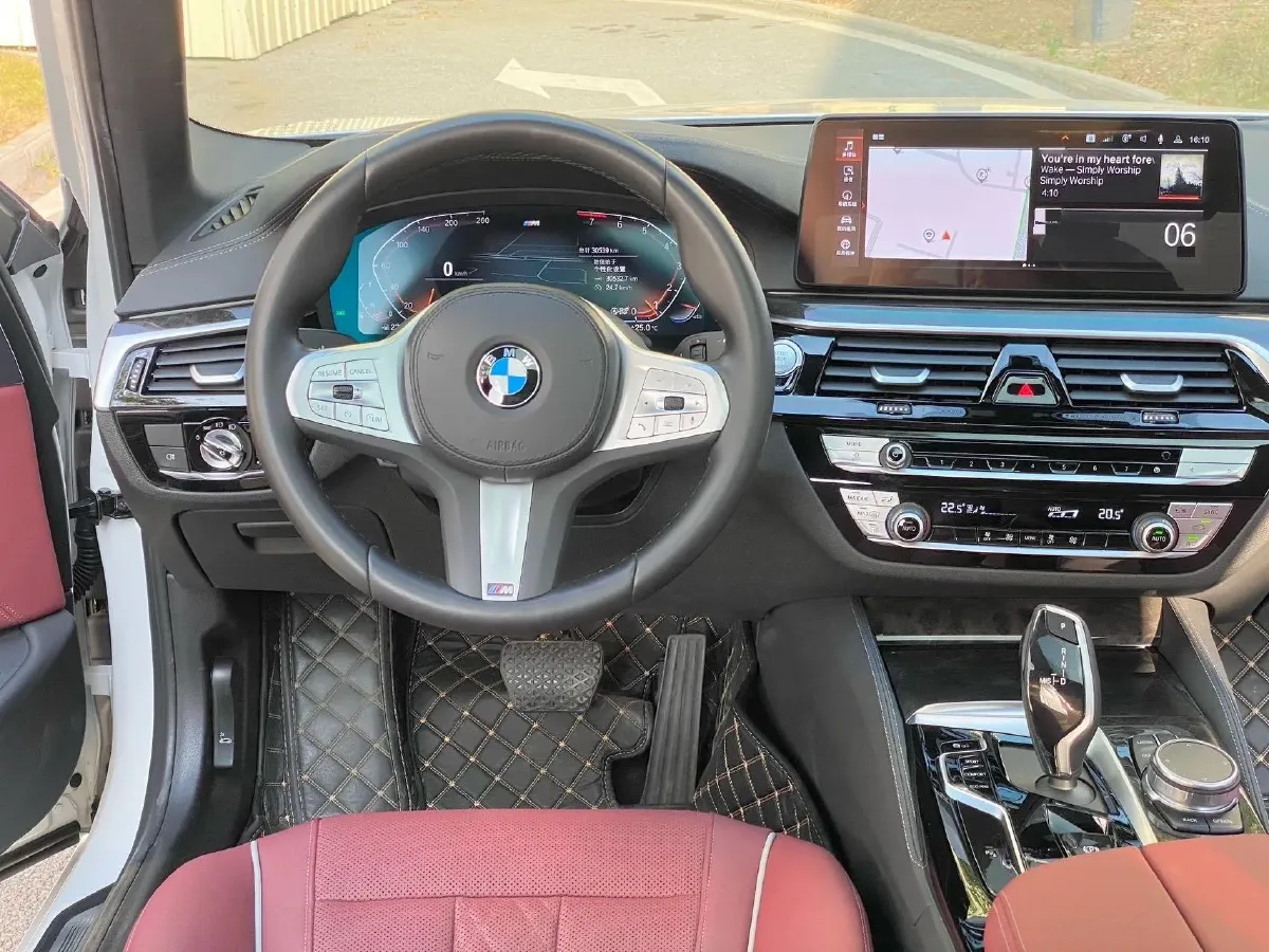 2022 BMW 5 Series 2.0T 184HP L4 8AT,autocango,china used car exporter,china ev exporter,chinese used car exporter,chinese used ev exporter