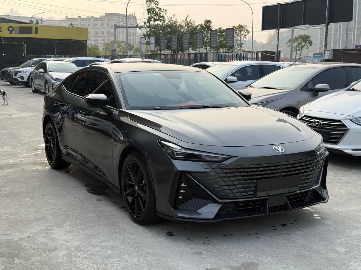 2023 ChangAn UNI-V 1.5T 188HP L4 7DCT,autocango,china used car exporter,china ev exporter,chinese used car exporter,chinese used ev exporter