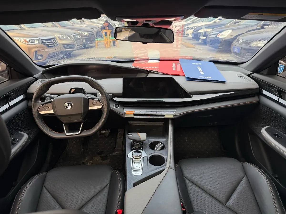 2023 ChangAn UNI-V 1.5T 188HP L4 7DCT,autocango,china used car exporter,china ev exporter,chinese used car exporter,chinese used ev exporter