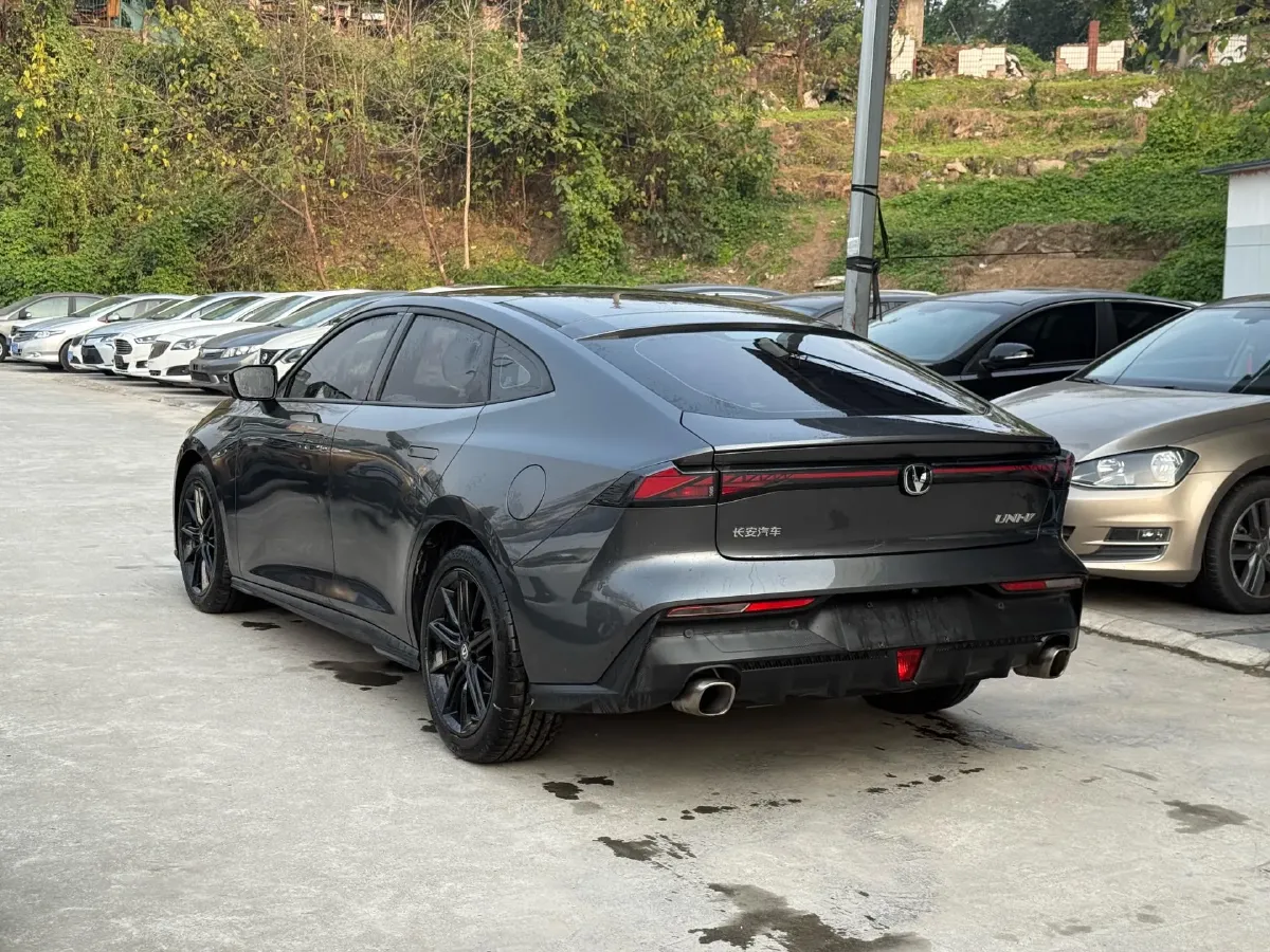 2023 ChangAn UNI-V 1.5T 188HP L4 7DCT,autocango,china used car exporter,china ev exporter,chinese used car exporter,chinese used ev exporter