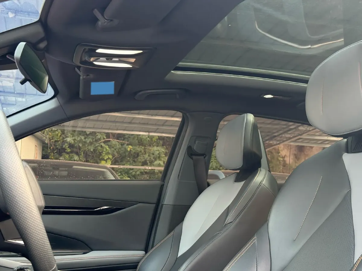 2023 ChangAn UNI-V 1.5T 188HP L4 7DCT,autocango,china used car exporter,china ev exporter,chinese used car exporter,chinese used ev exporter