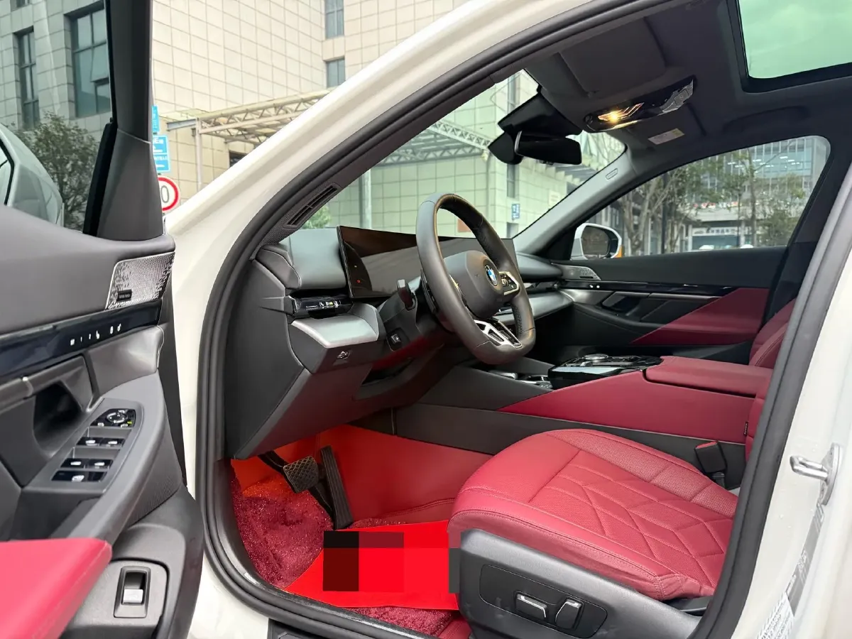 2024 BMW 5 Series 2.0T 258HP L4 8AT,autocango,china used car exporter,china ev exporter,chinese used car exporter,chinese used ev exporter