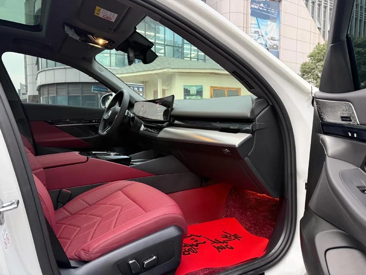 2024 BMW 5 Series 2.0T 258HP L4 8AT,autocango,china used car exporter,china ev exporter,chinese used car exporter,chinese used ev exporter