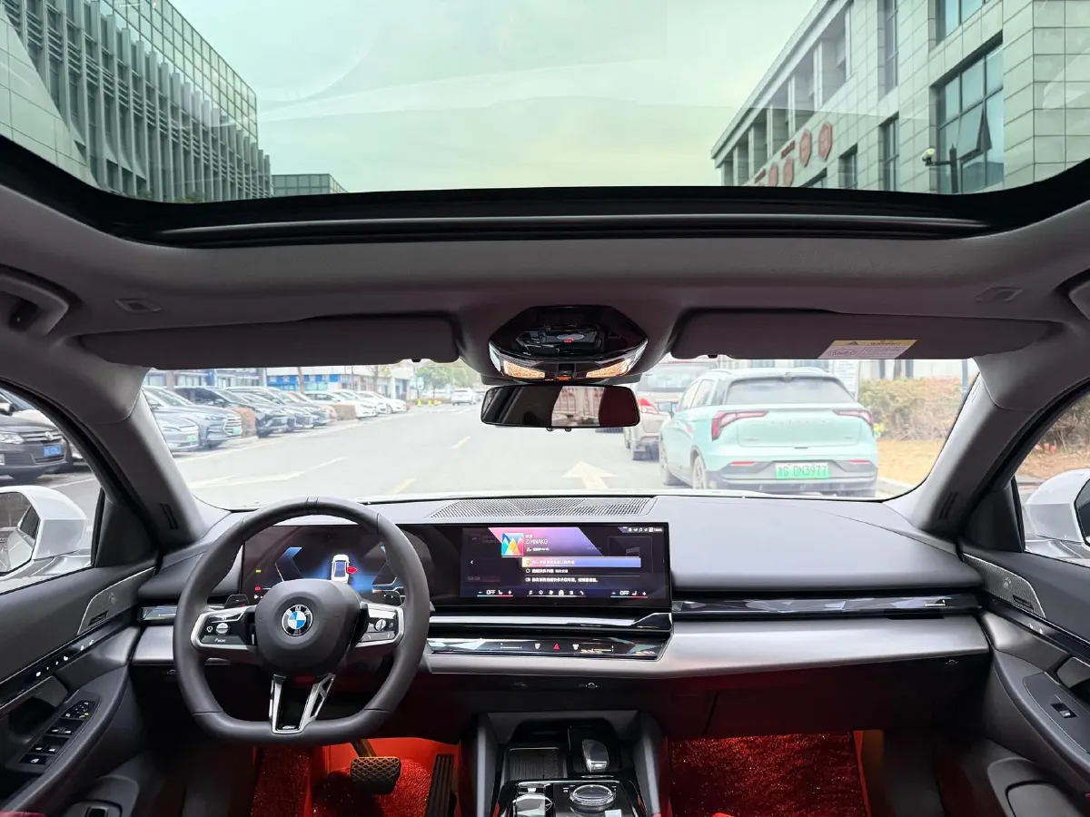 2024 BMW 5 Series 2.0T 258HP L4 8AT,autocango,china used car exporter,china ev exporter,chinese used car exporter,chinese used ev exporter