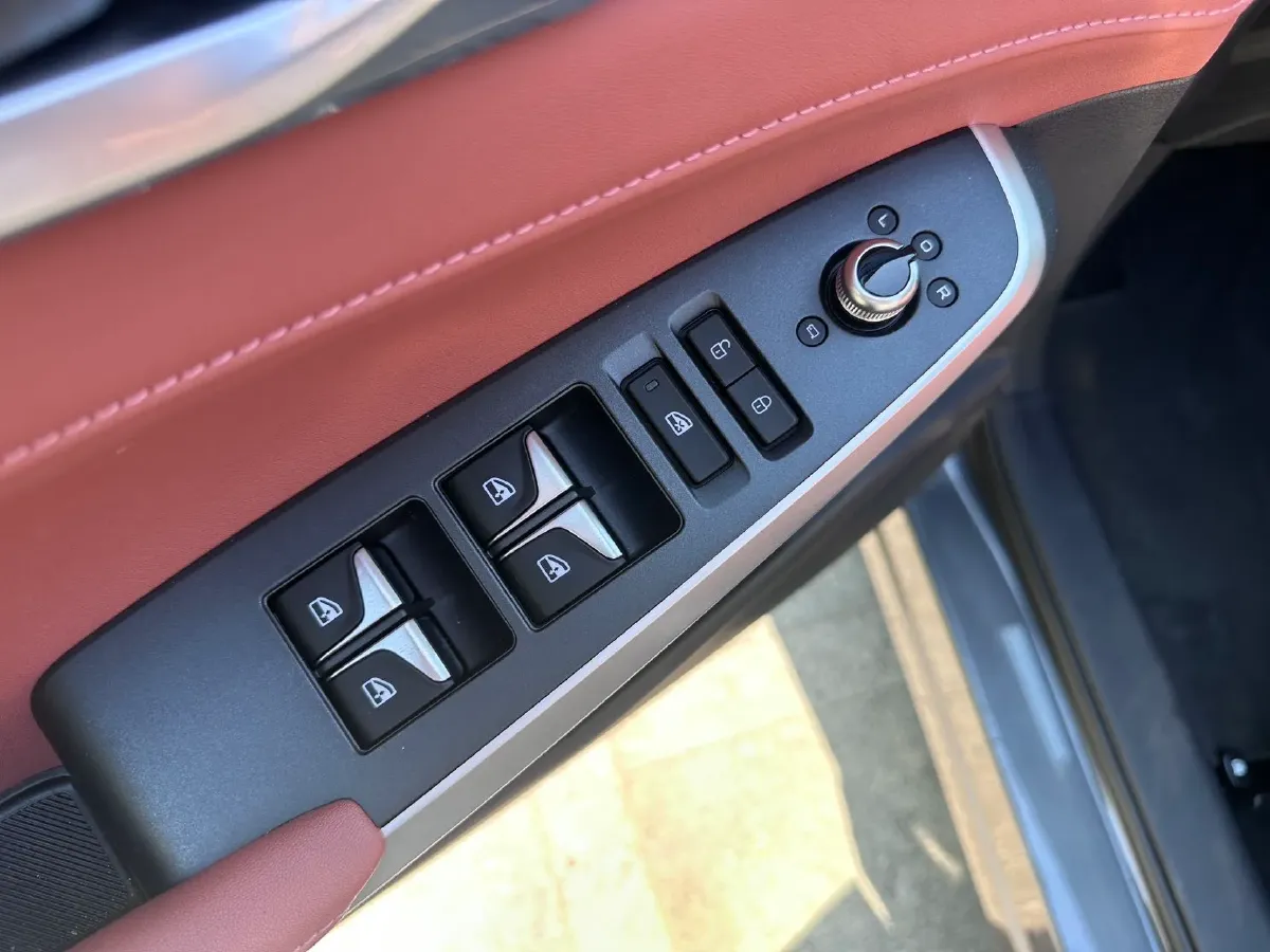 2024 ChangAn CS75 Plus 1.5T 188HP L4 8AT,autocango,china used car exporter,china ev exporter,chinese used car exporter,chinese used ev exporter