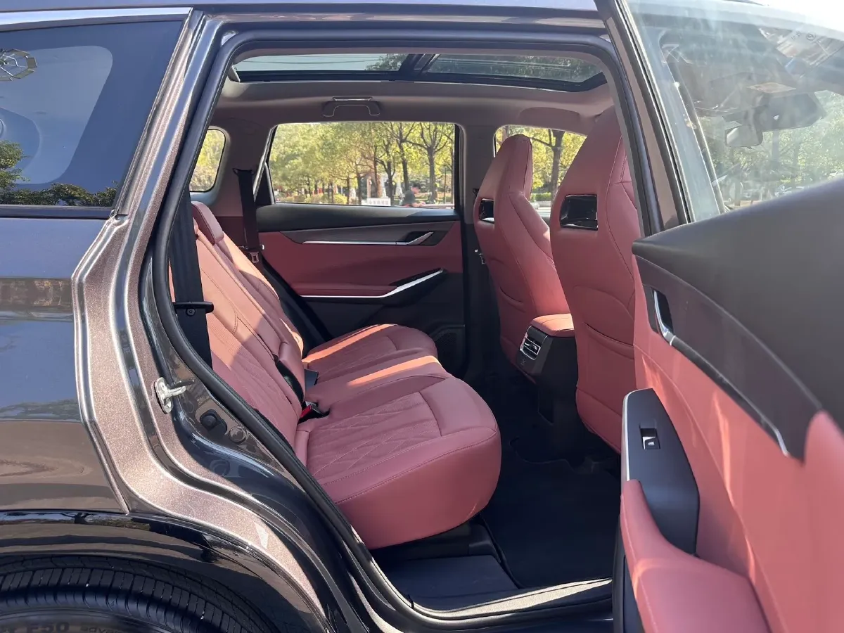 2024 ChangAn CS75 Plus 1.5T 188HP L4 8AT,autocango,china used car exporter,china ev exporter,chinese used car exporter,chinese used ev exporter