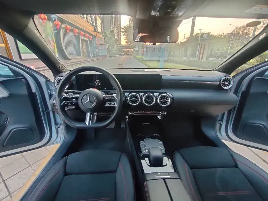 2023 Mercedes-Benz A Class 1.3T 163HP L4 7DCT,autocango,china used car exporter,china ev exporter,chinese used car exporter,chinese used ev exporter