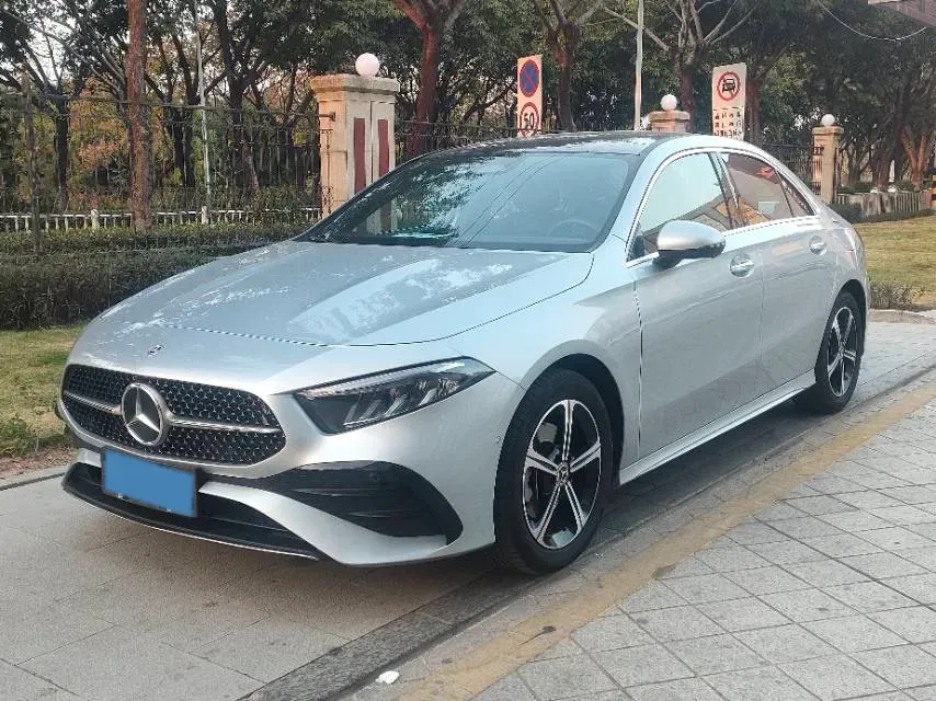 2023 Mercedes-Benz A Class 1.3T 163HP L4 7DCT,autocango,china used car exporter,china ev exporter,chinese used car exporter,chinese used ev exporter