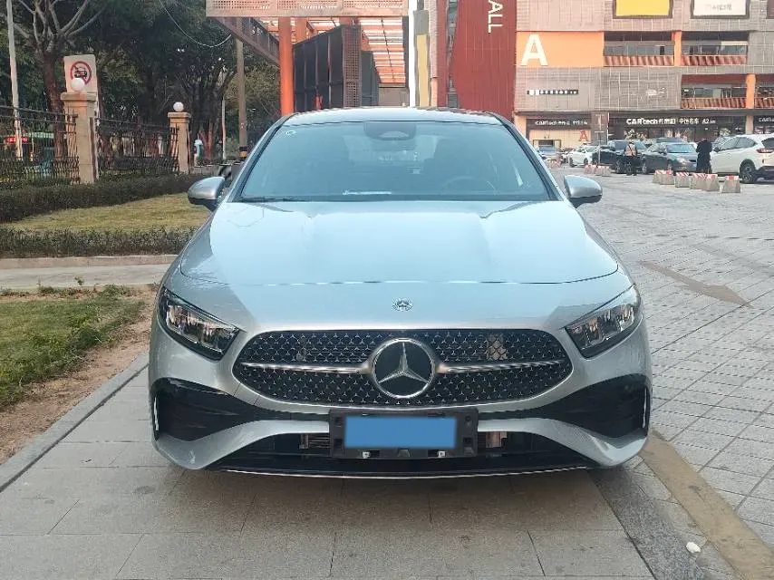 2023 Mercedes-Benz A Class 1.3T 163HP L4 7DCT,autocango,china used car exporter,china ev exporter,chinese used car exporter,chinese used ev exporter