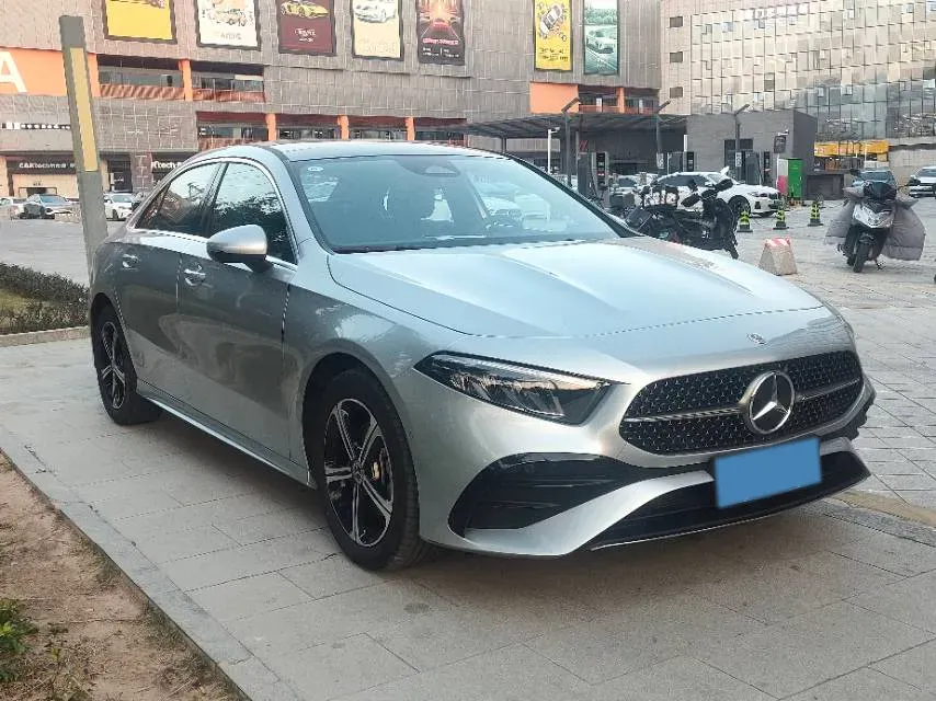 2023 Mercedes-Benz A Class 1.3T 163HP L4 7DCT,autocango,china used car exporter,china ev exporter,chinese used car exporter,chinese used ev exporter