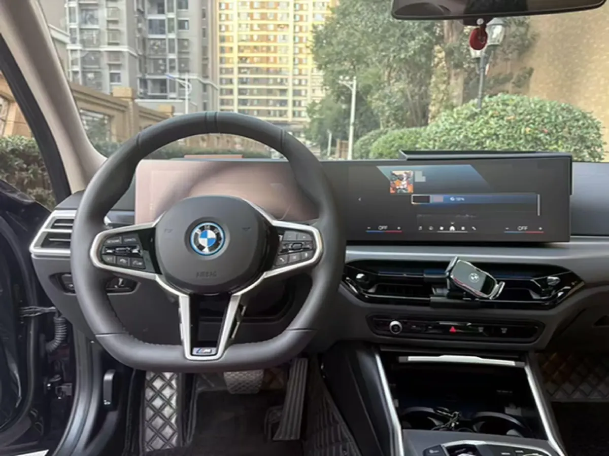 2025 BMW i3 BEV 70KWH,autocango,china used car exporter,china ev exporter,chinese used car exporter,chinese used ev exporter