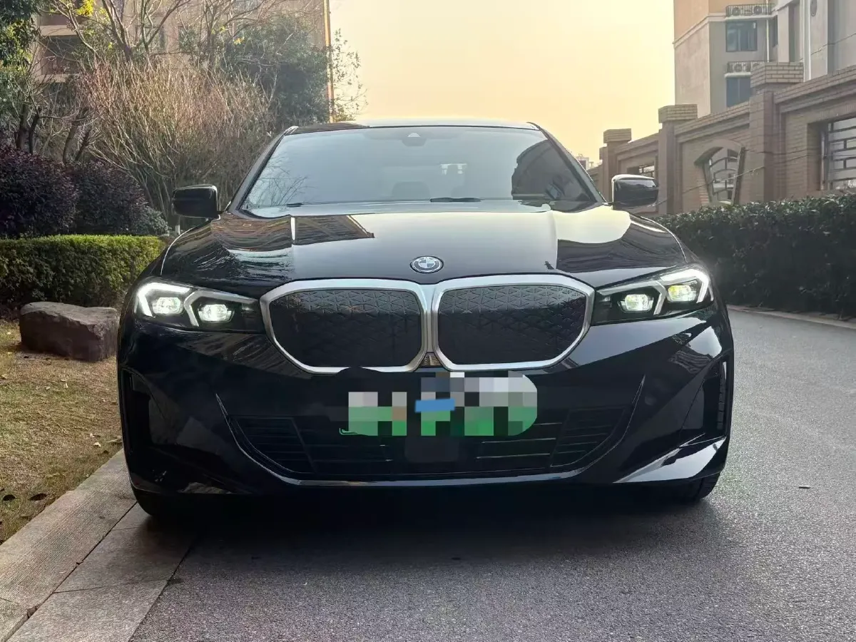 2025 BMW i3 BEV 70KWH,autocango,china used car exporter,china ev exporter,chinese used car exporter,chinese used ev exporter