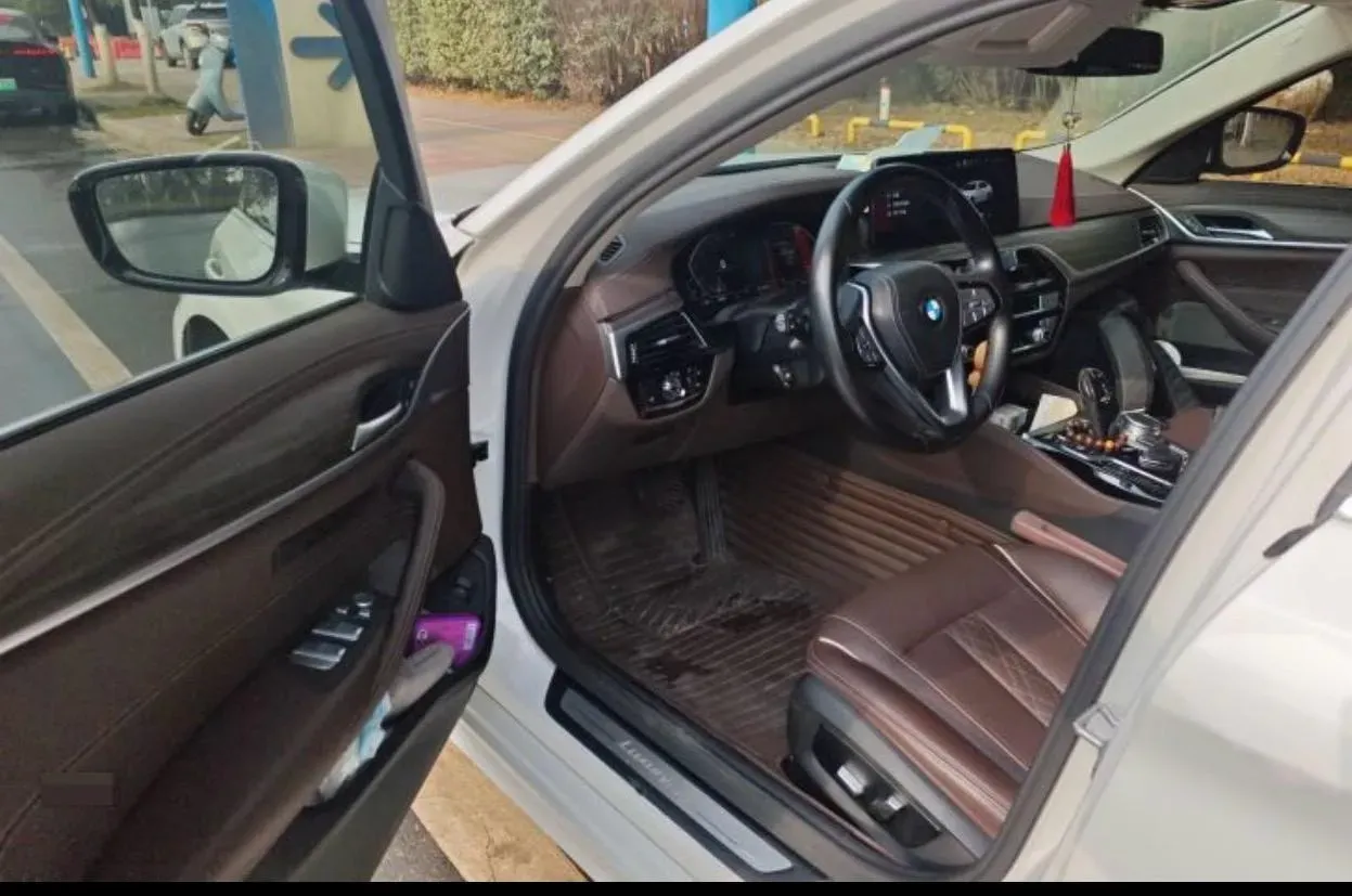 2021 BMW 5 Series 2.0T 252HP L4 8AT,autocango,china used car exporter,china ev exporter,chinese used car exporter,chinese used ev exporter