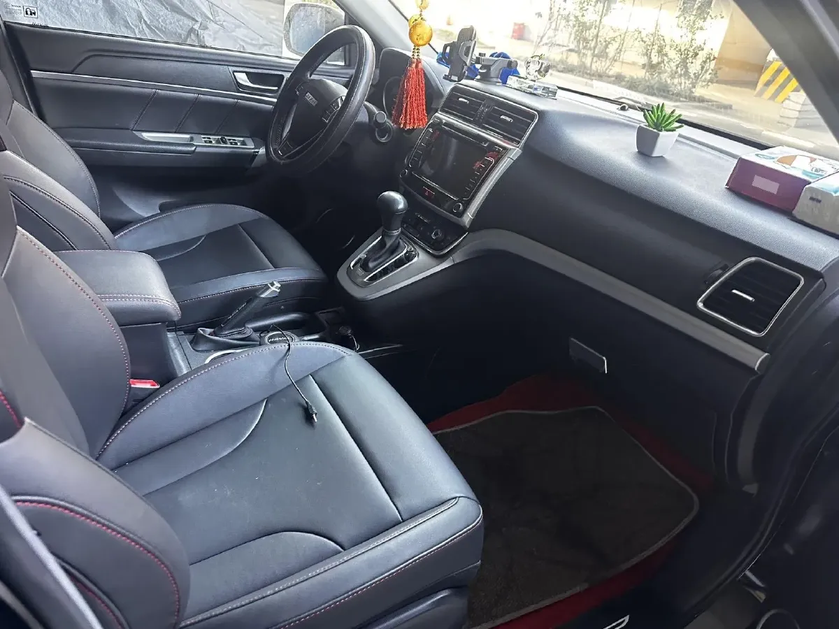 2017 Haval M6 1.5T 150HP L4 6AT,autocango,china used car exporter,china ev exporter,chinese used car exporter,chinese used ev exporter