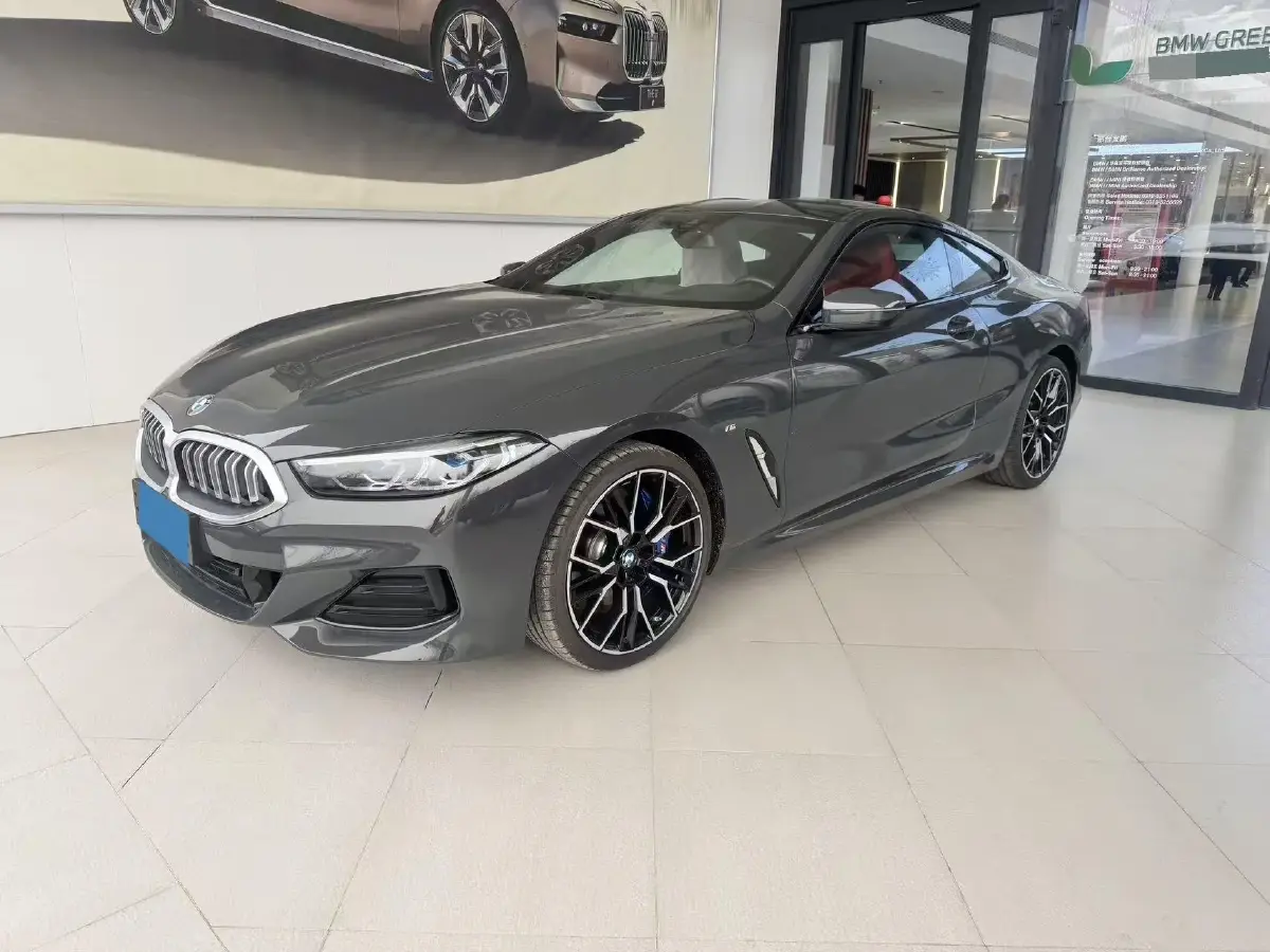 2022 BMW 8 Series 3.0T 333HP L6 8AT