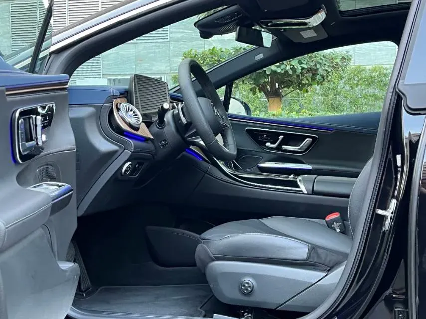 2025 Mercedes-Benz EQE Class BEV 96.1KWH,autocango,china used car exporter,china ev exporter,chinese used car exporter,chinese used ev exporter