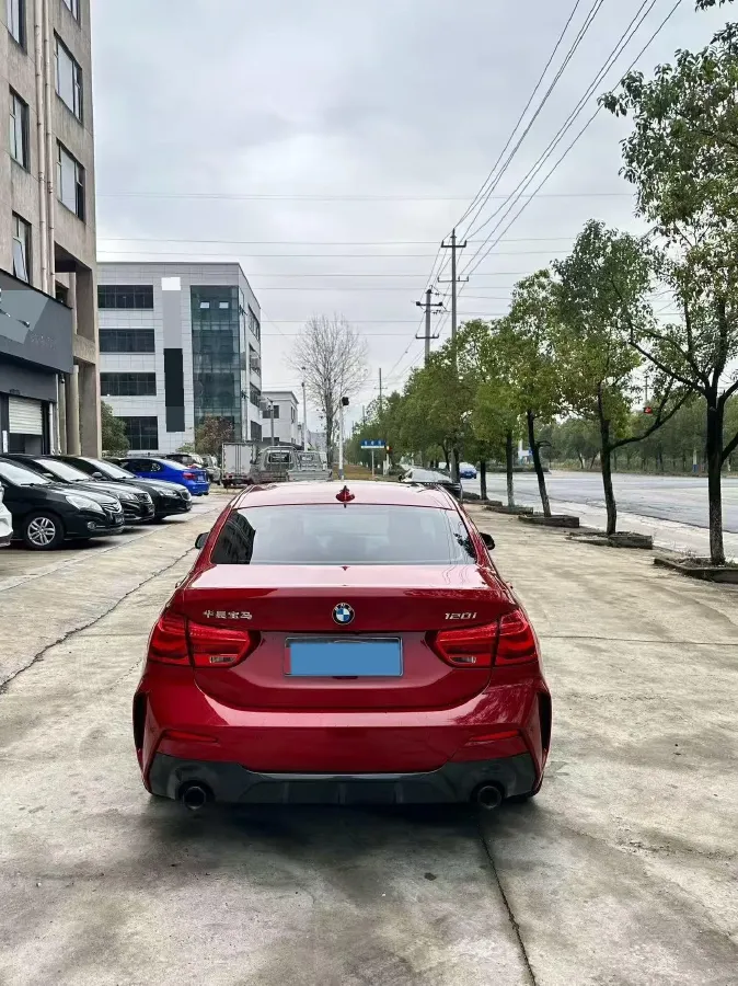 2021 BMW 1 Series 1.5T 140HP L3 7DCT,autocango,china used car exporter,china ev exporter,chinese used car exporter,chinese used ev exporter