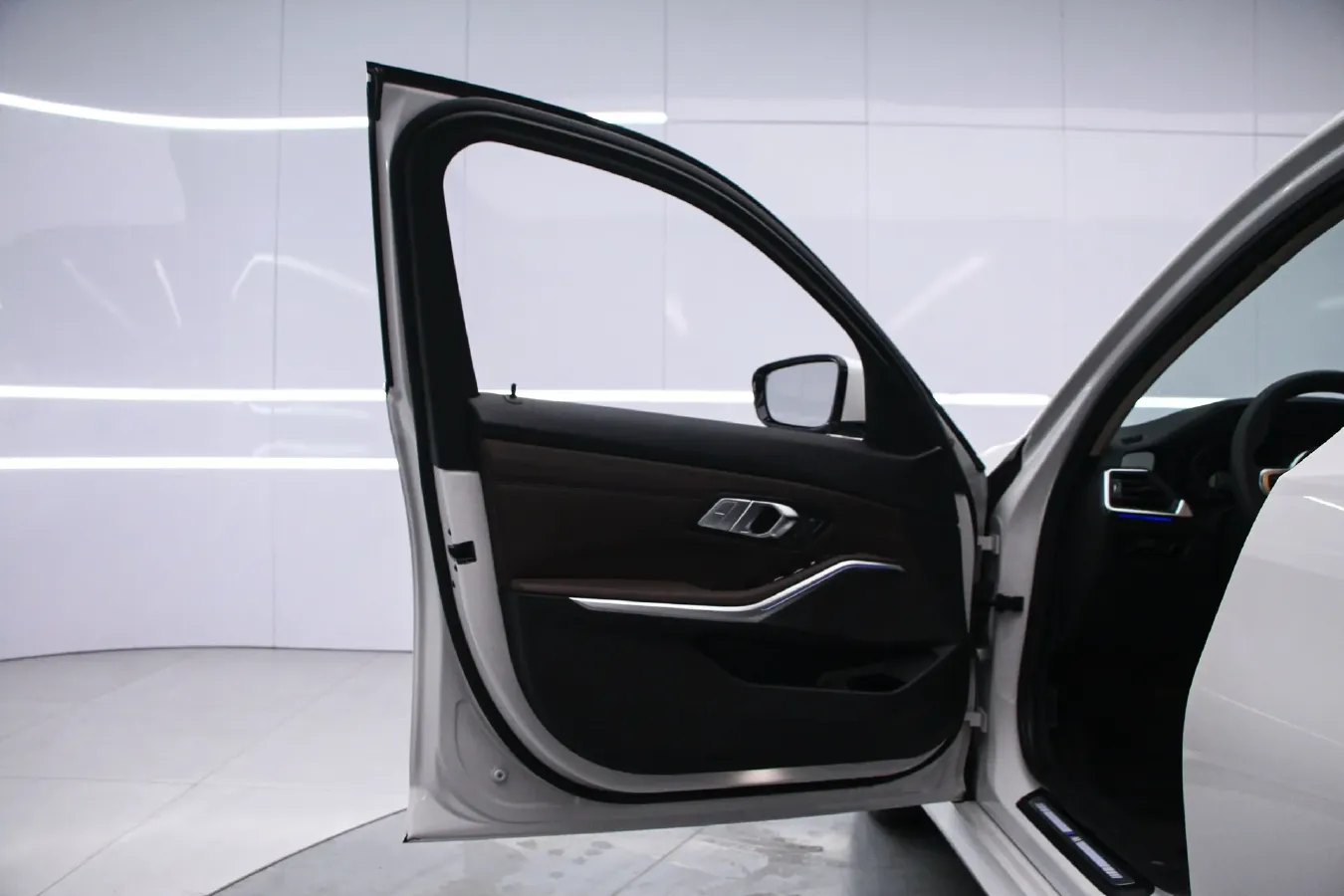 2020 BMW 3 Series 2.0T 184HP L4 8AT,autocango,china used car exporter,china ev exporter,chinese used car exporter,chinese used ev exporter