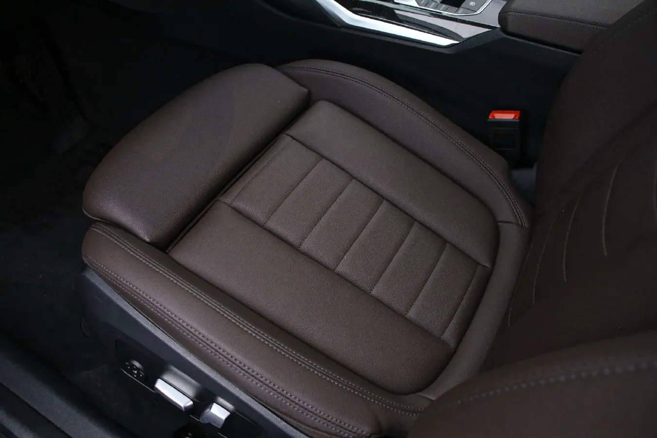 2020 BMW 3 Series 2.0T 184HP L4 8AT,autocango,china used car exporter,china ev exporter,chinese used car exporter,chinese used ev exporter